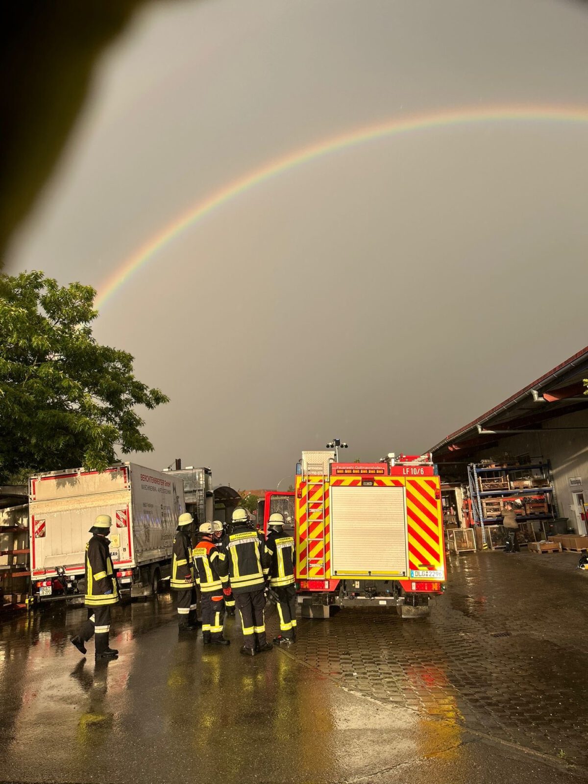 Große Einsatzübung unterm Regenbogen